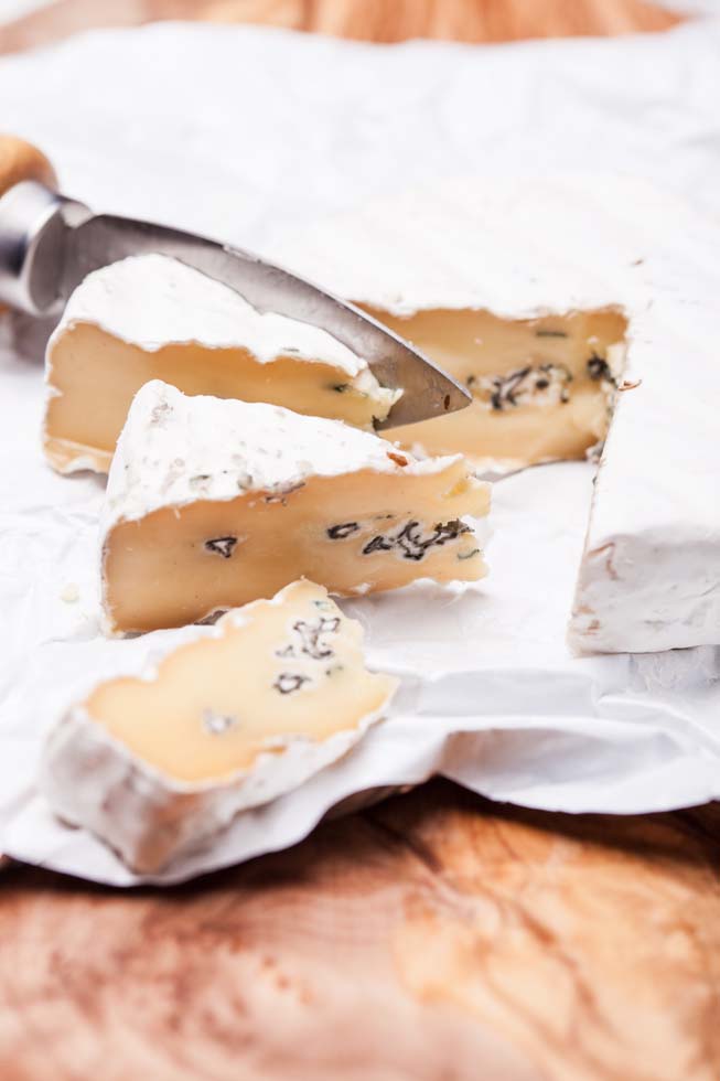 Cheese with two mold
