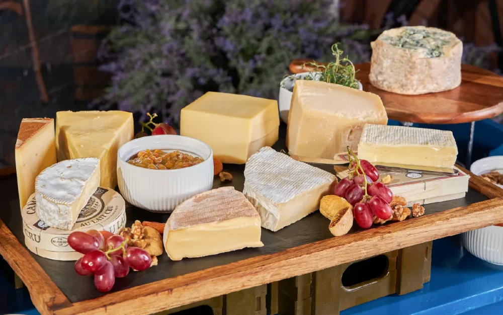 ชีสและค็อกเทลสไตล์ฝรั่งเศส